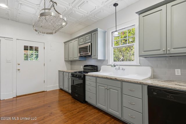 1206 Monroe Street, Jackson, MS 39202