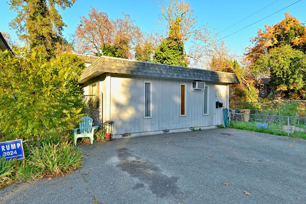 524 NW C Street, Grants Pass, OR 97526