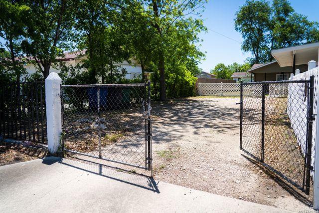 1412 WHITMAN AVE, San Antonio, TX 78211