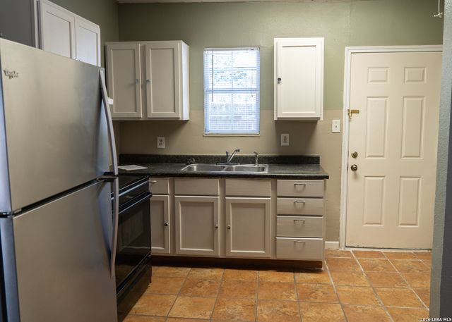 1412 WHITMAN AVE, San Antonio, TX 78211