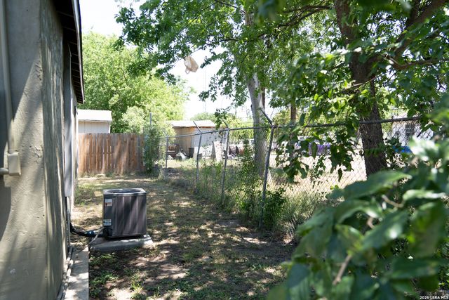 1412 WHITMAN AVE, San Antonio, TX 78211