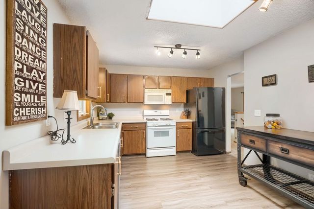 280 Glenmar Avenue, Mahtomedi, MN 55115