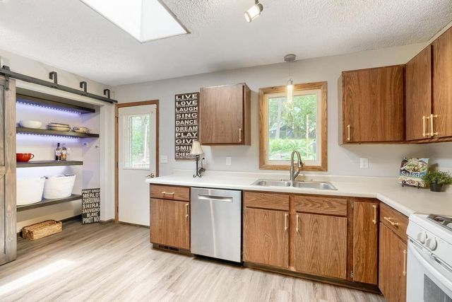 280 Glenmar Avenue, Mahtomedi, MN 55115