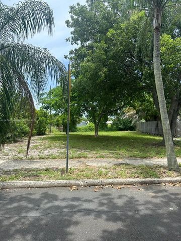 3014 Greenwood Ave, West Palm Beach, FL 33407
