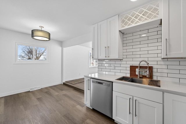 413 E Lincoln Drive, Deforest, WI 53532