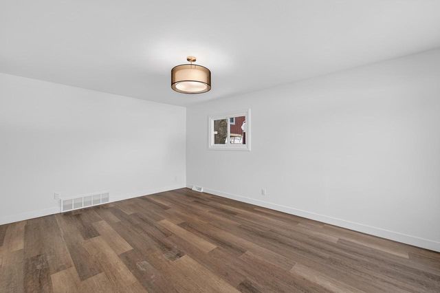 413 E Lincoln Drive, Deforest, WI 53532