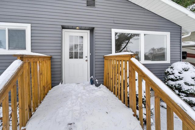 413 E Lincoln Drive, Deforest, WI 53532