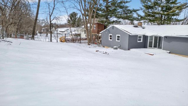 413 E Lincoln Drive, Deforest, WI 53532