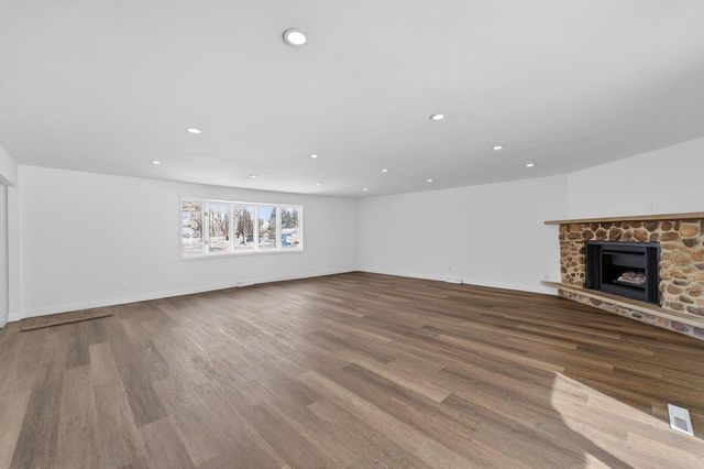 413 E Lincoln Drive, Deforest, WI 53532