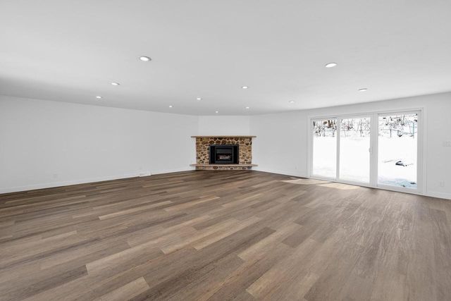 413 E Lincoln Drive, Deforest, WI 53532