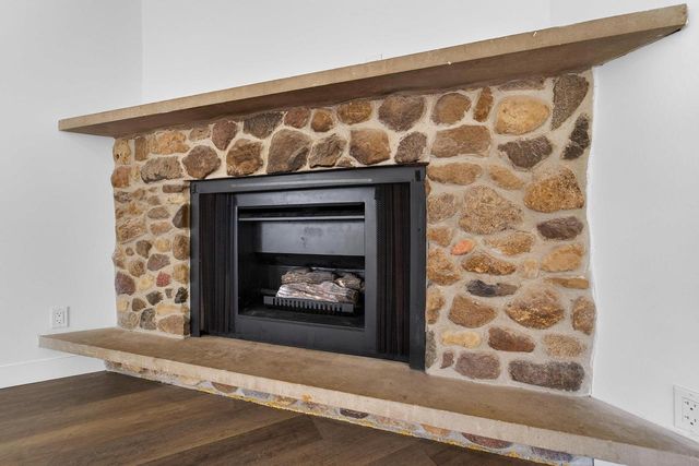 413 E Lincoln Drive, Deforest, WI 53532