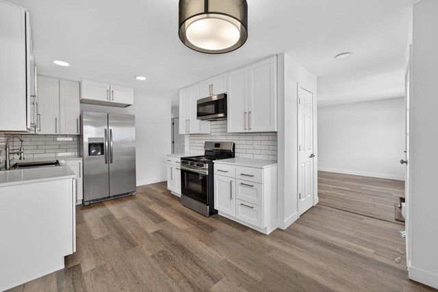 413 E Lincoln Drive, Deforest, WI 53532