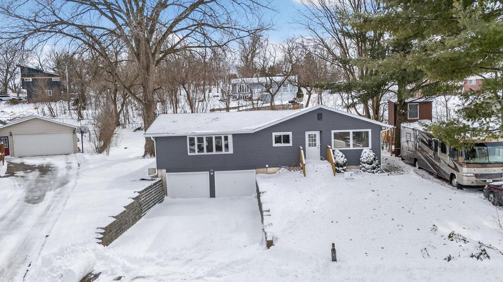 413 E Lincoln Drive, Deforest, WI 53532