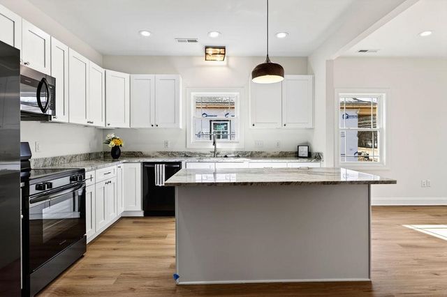 1303 EAST MAIN ST, Waynesboro, VA 22980