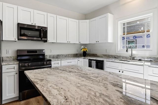 1303 EAST MAIN ST, Waynesboro, VA 22980