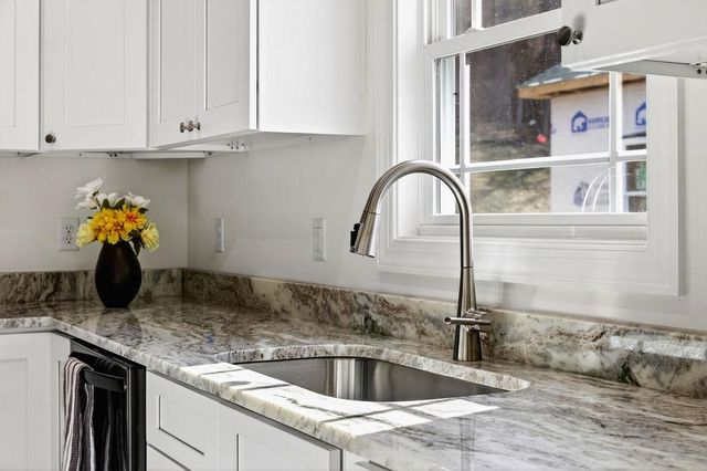 1303 EAST MAIN ST, Waynesboro, VA 22980