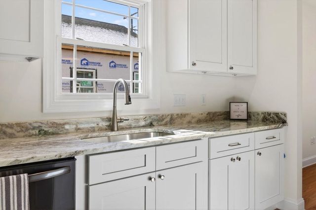 1303 EAST MAIN ST, Waynesboro, VA 22980