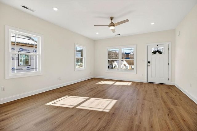 1303 EAST MAIN ST, Waynesboro, VA 22980