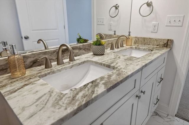 1303 EAST MAIN ST, Waynesboro, VA 22980