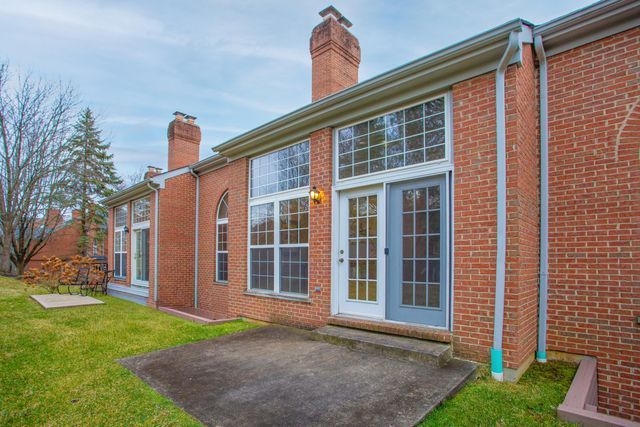 2756 Mansion Place, Crestview Hills, KY 41017