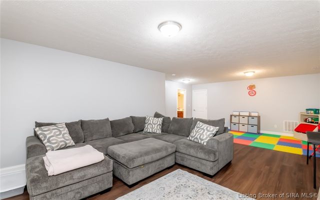 9015 Woodford Drive, Charlestown, IN 47111