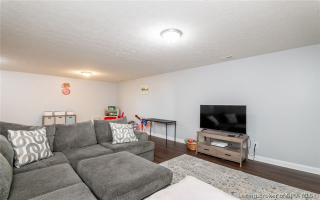 9015 Woodford Drive, Charlestown, IN 47111