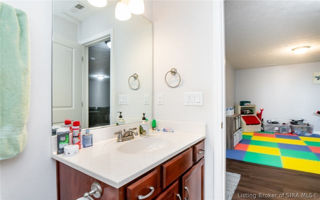 9015 Woodford Drive, Charlestown, IN 47111