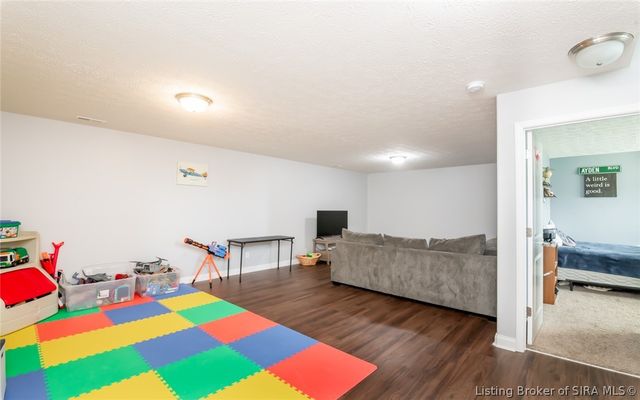 9015 Woodford Drive, Charlestown, IN 47111