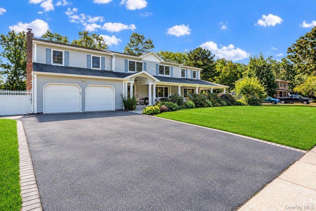 12 Brooktree Court, Bohemia, NY 11716 — photo 2
