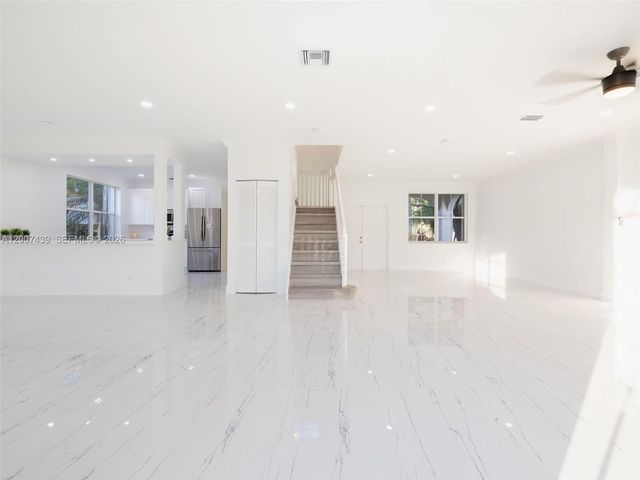 801 Tanglewood Cir, Weston, FL 33327