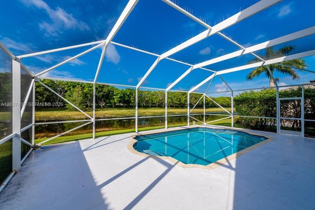 801 Tanglewood Cir, Weston, FL 33327