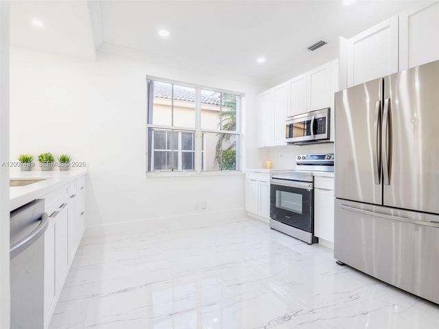 801 Tanglewood Cir, Weston, FL 33327