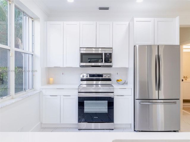 801 Tanglewood Cir, Weston, FL 33327