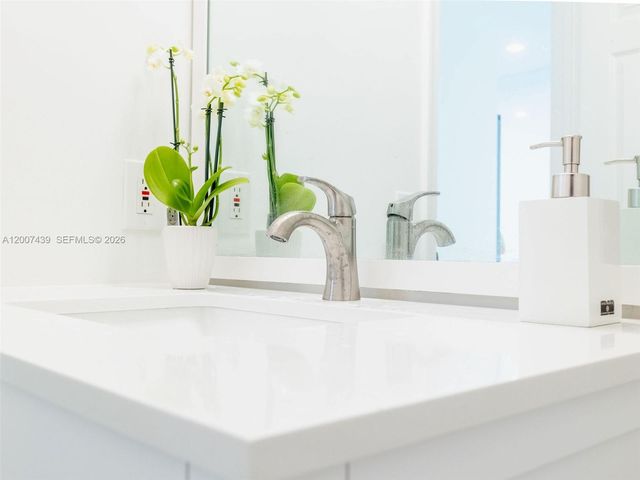 801 Tanglewood Cir, Weston, FL 33327