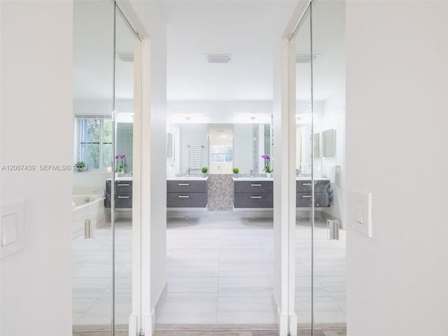 801 Tanglewood Cir, Weston, FL 33327