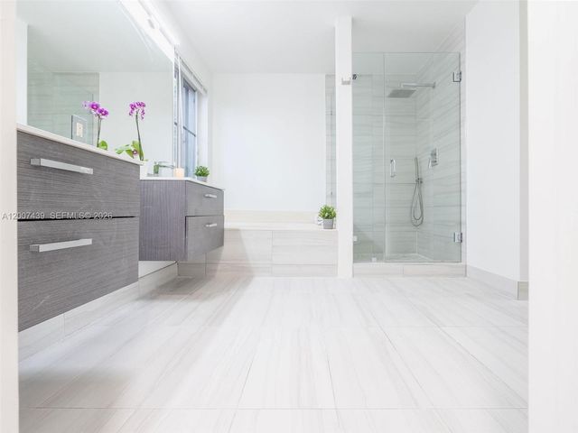 801 Tanglewood Cir, Weston, FL 33327