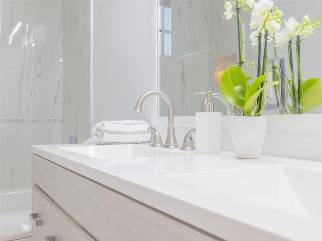 801 Tanglewood Cir, Weston, FL 33327