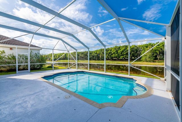 801 Tanglewood Cir, Weston, FL 33327