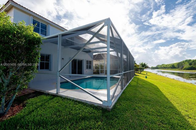 801 Tanglewood Cir, Weston, FL 33327