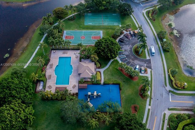 801 Tanglewood Cir, Weston, FL 33327