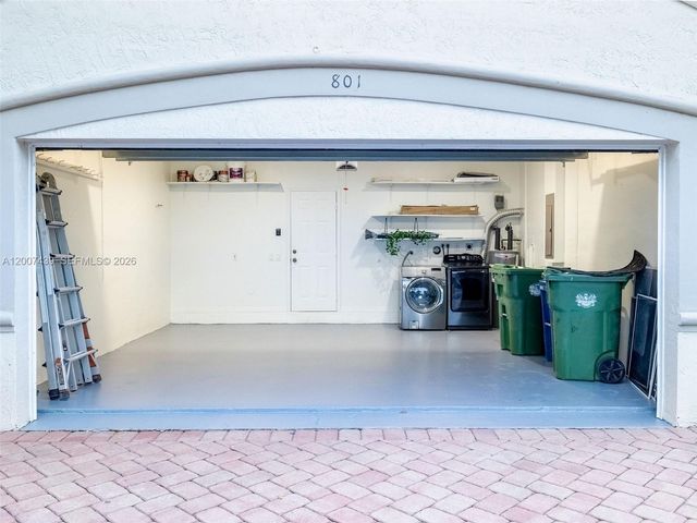 801 Tanglewood Cir, Weston, FL 33327