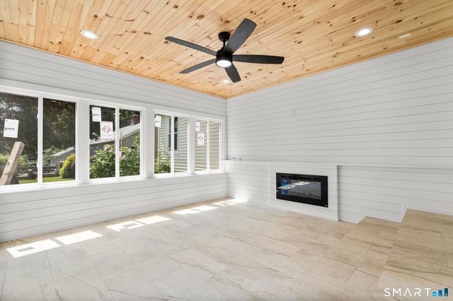 576 Huntington Street, Shelton, CT 06484