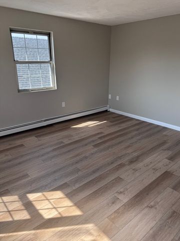 1099 River St 3, Boston, MA 02136
