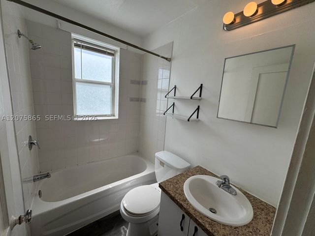 177 NE 50th St 27, Miami, FL 33137