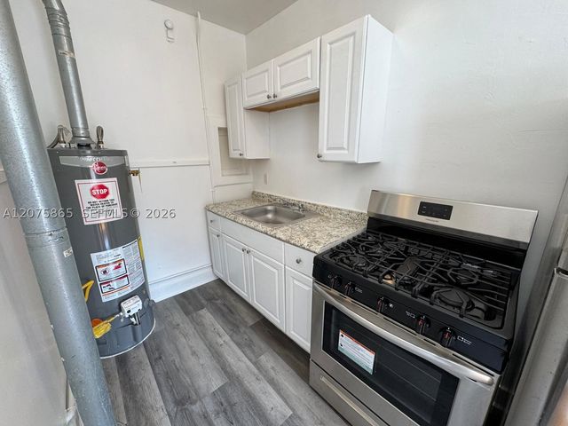 177 NE 50th St 27, Miami, FL 33137