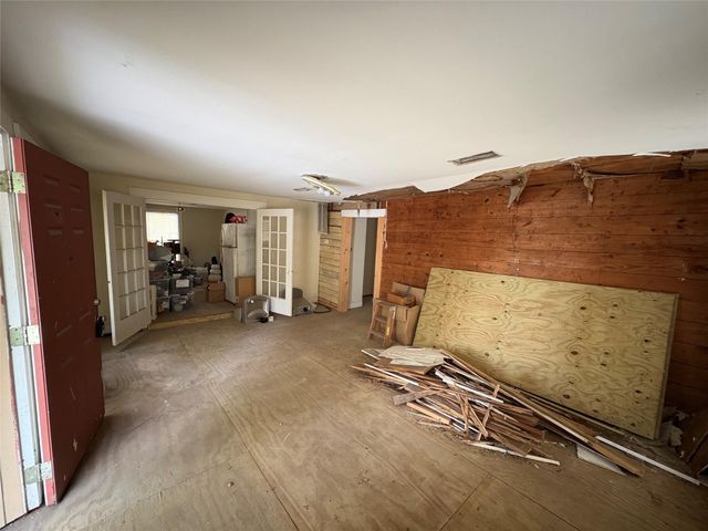 404 W Main Street, Tomball, TX 77375