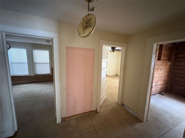 404 W Main Street, Tomball, TX 77375