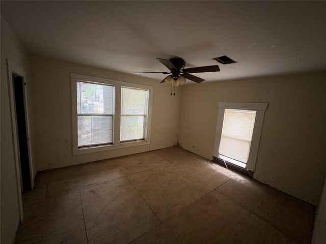 404 W Main Street, Tomball, TX 77375