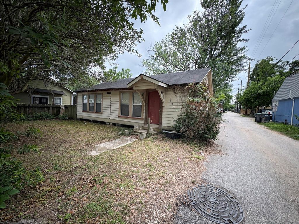 404 W Main Street, Tomball, TX 77375
