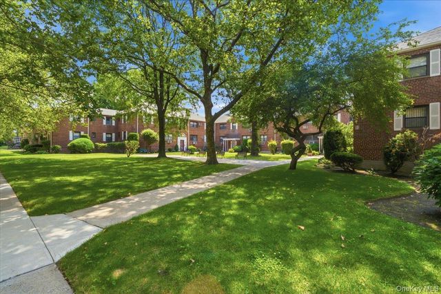 86-22 155th 3L, Howard Beach, NY 11414